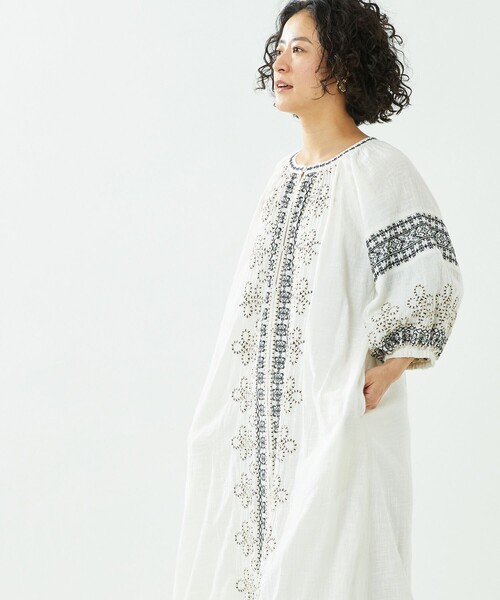 Freada（フリーダ）の「Freada/フリーダ インドコード刺繍ワンピース（シャツワンピース・レディース・ブラック/ホワイト・ﾌﾘ-）」の19枚目の写真