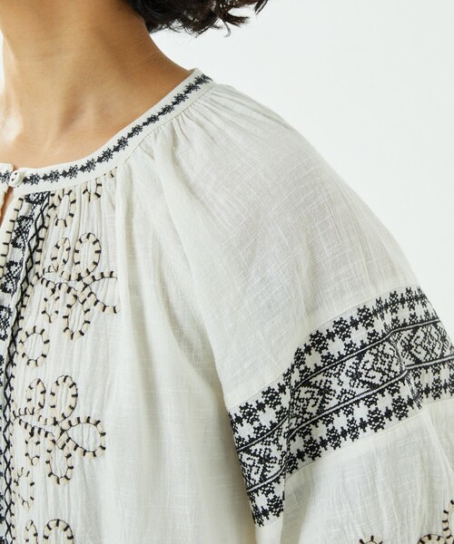 Freada（フリーダ）の「Freada/フリーダ インドコード刺繍ワンピース（シャツワンピース・レディース・ブラック/ホワイト・ﾌﾘ-）」の20枚目の写真