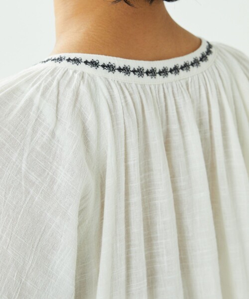 Freada（フリーダ）の「Freada/フリーダ インドコード刺繍ワンピース（シャツワンピース・レディース・ブラック/ホワイト・ﾌﾘ-）」の17枚目の写真