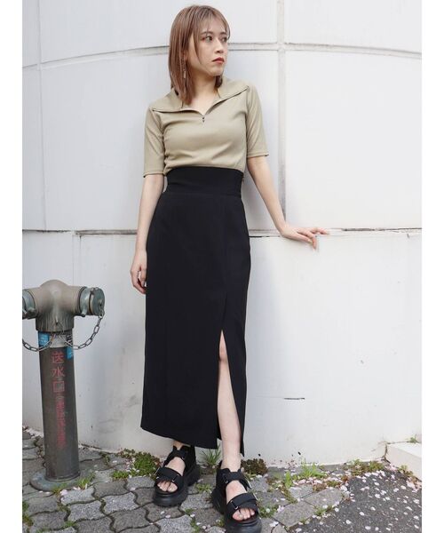 MURUA（ムルーア）の「ドビークロススリットスカート【セットアップ着用可能】（スカート・レディース・ブラック/ベージュ/ブルー・1/2）」の10枚目の写真