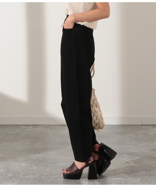 LATINA（ラティーナ）の「ウエスト調整カツラギデニムタッチパンツ（デニムパンツ・レディース・ブラック/アイボリー/ダークグレー・S/M/L）」の5枚目の写真