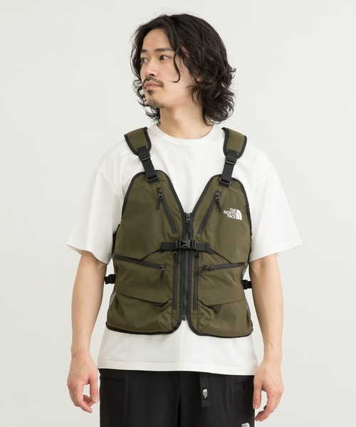 THE NORTH FACE（ザノースフェイス）の「THE NORTH FACE　GEAR MESH VEST（ベスト・メンズ・ブラック/オリーブ・MEDIUM）」の11枚目の写真