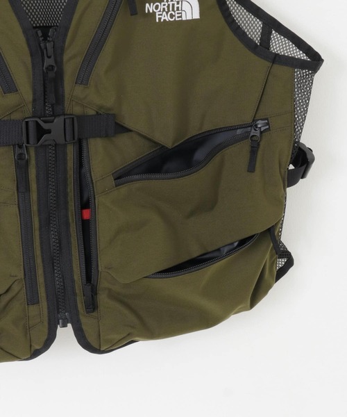 THE NORTH FACE（ザノースフェイス）の「THE NORTH FACE　GEAR MESH VEST（ベスト・メンズ・ブラック/オリーブ・MEDIUM）」の16枚目の写真