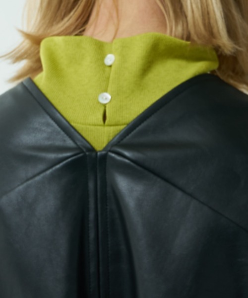 Lui's（ルイス）の「Vネックエコレザーベスト(セットアップ対応)（ベスト・レディース・ブラック/ライトベージュ・FREE）」の13枚目の写真