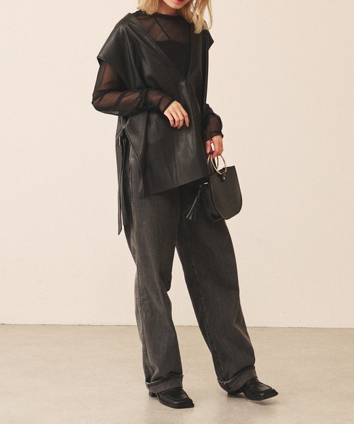 Lui's（ルイス）の「Vネックエコレザーベスト(セットアップ対応)（ベスト・レディース・ブラック/ライトベージュ・FREE）」の22枚目の写真