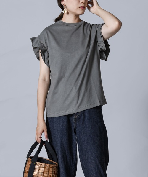 folka（フォルカ）の「【folka（フォルカ）】袖フリルTシャツ（Tシャツ/カットソー・レディース・ホワイト/チャコールグレー/ブラック/ピンクベージュ・ONE SIZE）」の11枚目の写真