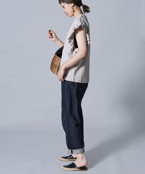 folka（フォルカ）の「【folka（フォルカ）】袖フリルTシャツ（Tシャツ/カットソー・レディース・ホワイト/チャコールグレー/ブラック/ピンクベージュ・ONE SIZE）」の14枚目の写真