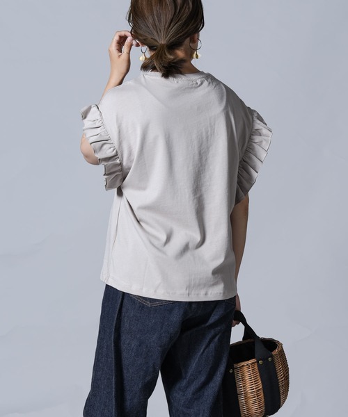 folka（フォルカ）の「【folka（フォルカ）】袖フリルTシャツ（Tシャツ/カットソー・レディース・ホワイト/チャコールグレー/ブラック/ピンクベージュ・ONE SIZE）」の15枚目の写真