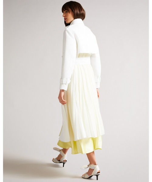 Ted Baker(テッドベーカー)の「PIRA プリーテッド トレンチコート(トレンチコート・レディース・ホワイト・1/0/3/2)」の9枚目の写真
