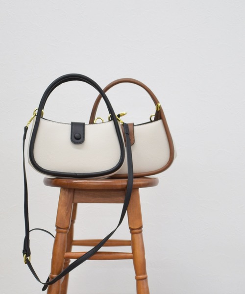 Reurie'（レウリィ）の「2wayバイカラーバッグ（ショルダーバッグ・レディース・ブラック×ホワイト/ブラウン系その他・FREE）」の20枚目の写真