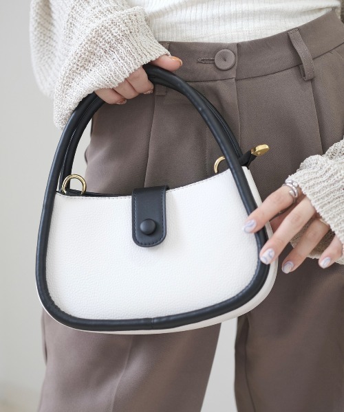 Reurie'（レウリィ）の「2wayバイカラーバッグ（ショルダーバッグ・レディース・ブラック×ホワイト/ブラウン系その他・FREE）」の3枚目の写真
