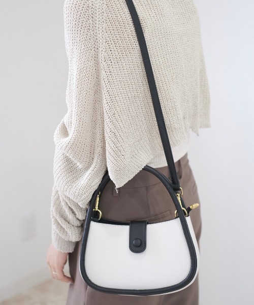 Reurie'（レウリィ）の「2wayバイカラーバッグ（ショルダーバッグ・レディース・ブラック×ホワイト/ブラウン系その他・FREE）」の11枚目の写真