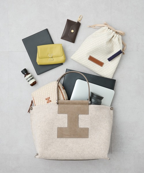 IACUCCI（イアクッチ）の「ソルベット M FELTRO MONOREWOOLY（トートバッグ・レディース・グレー/ベージュ系その他・FREE）」の4枚目の写真