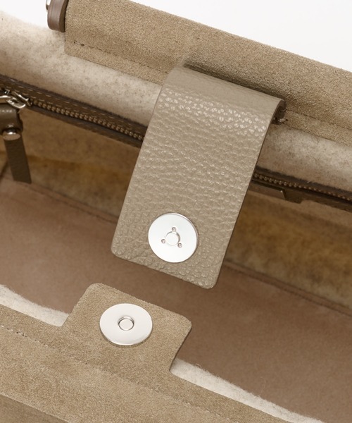 IACUCCI（イアクッチ）の「ソルベット M FELTRO MONOREWOOLY（トートバッグ・レディース・グレー/ベージュ系その他・FREE）」の16枚目の写真