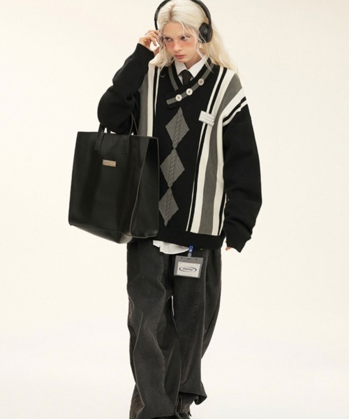 MAMC(エムエーエムシー)の「MAMC-変形編み.柄ニット(ニット/セーター・レディース・ブラック/グレー/サックスブルー・FREE)」の4枚目の写真