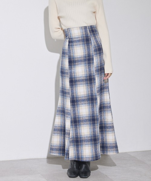 ADIRA（アディラ）の「キモウチェックロングマーメイドスカート（スカート・レディース・ブルー/ブラック・MEDIUM）」の2枚目の写真