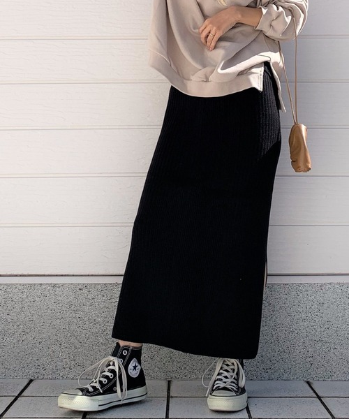 Q（キュー）の「12Gリブタイトスカート（スカート・レディース・ブラック/ピンク・MEDIUM）」の2枚目の写真