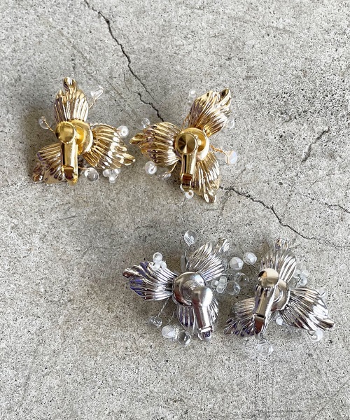 Zoule(ゾーラ)の「Zoule ゾーラ:decoration flower 天然石 デコレーションフラワー イヤリング(イヤリング・レディース・ゴールド/シルバー・FREE)」の3枚目の写真