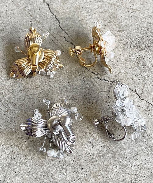 Zoule(ゾーラ)の「Zoule ゾーラ:decoration flower 天然石 デコレーションフラワー イヤリング(イヤリング・レディース・ゴールド/シルバー・FREE)」の4枚目の写真