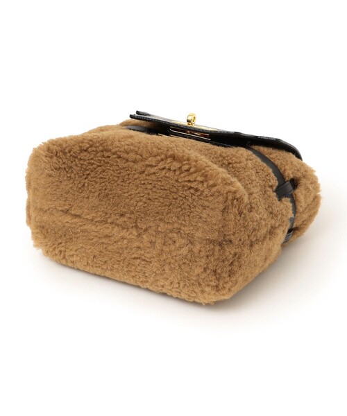 VIOLAd'ORO(ヴィオラドーロ)の「VIOLAd’ORO:エコファームートンポーチ(ショルダーバッグ・レディース・ブラック・ONE SIZE)」の3枚目の写真