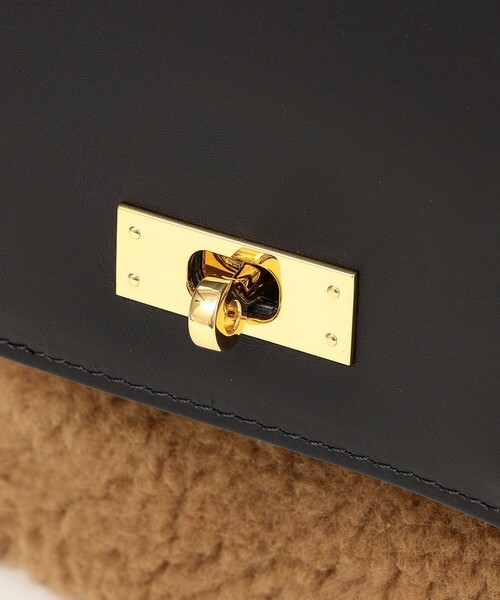 VIOLAd'ORO(ヴィオラドーロ)の「VIOLAd’ORO:エコファームートンポーチ(ショルダーバッグ・レディース・ブラック・ONE SIZE)」の9枚目の写真