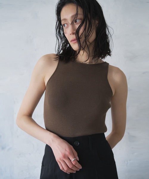 audrey and john wad（オードリーアンドジョンワッド）の「アメリカンスリーブニットタンクトップ -手洗い可-（タンクトップ・レディース・オフホワイト/ブラウン/ブラック/ライトグリーン・FREE）」の3枚目の写真