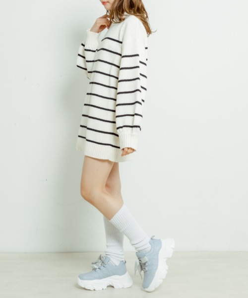 OLIVE des OLIVE(オリーブデオリーブ)の「ボーダーチュニック(ニット/セーター・レディース・ブルー/アイボリー・FREE)」の4枚目の写真