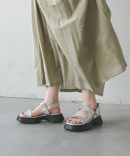 neue marche(ノイエマルシェ)の「厚底サンダル/NM23994(サンダル・レディース・シルバー/ブラック/ガンメタ・S/M/L)」の17枚目の写真