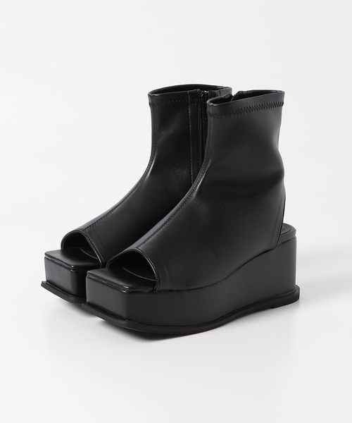 KBF（ケイビーエフ）の「ストレッチブーツサンダル（サンダル・レディース・オフホワイト/ブラック・38/36/37）」の5枚目の写真