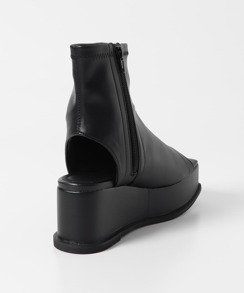 KBF（ケイビーエフ）の「ストレッチブーツサンダル（サンダル・レディース・オフホワイト/ブラック・38/36/37）」の6枚目の写真