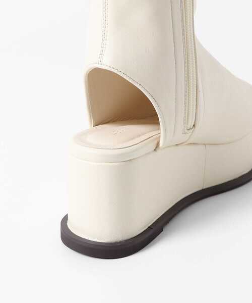 KBF（ケイビーエフ）の「ストレッチブーツサンダル（サンダル・レディース・オフホワイト/ブラック・38/36/37）」の11枚目の写真