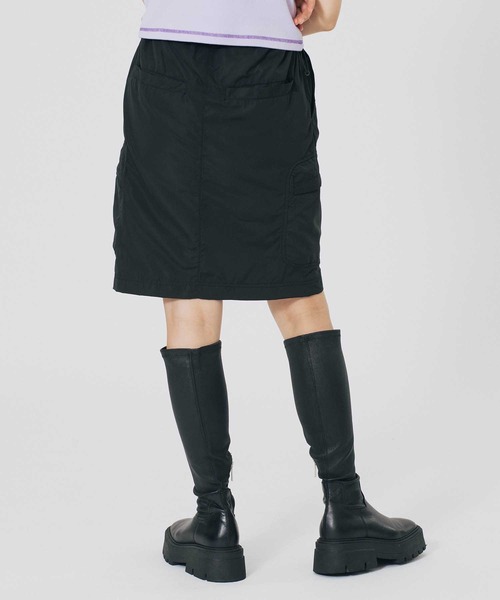 X-girl(エックスガール)の「GATHERED WAIST CARGO SKIRT(スカート・レディース・ブラック/ホワイト/ライトグリーン・S/M)」の15枚目の写真