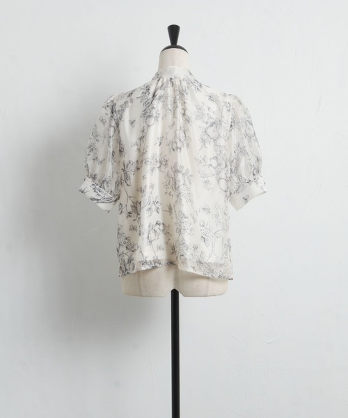 tocco closet（トッコ　クローゼット）の「前後２ＷＡＹボウタイリボントワルドジュイシアーブラウス（シャツ/ブラウス・レディース・ベージュ/ブルー・M）」の13枚目の写真