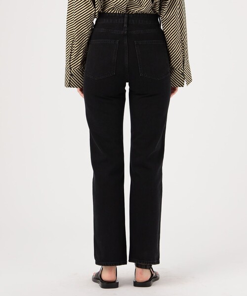 BY MALENE BIRGER（バイマレーネビルガー）の「BY MALENE BIRGER ストレートブラックデニム（デニムパンツ・レディース・ブラック・26/27）」の3枚目の写真