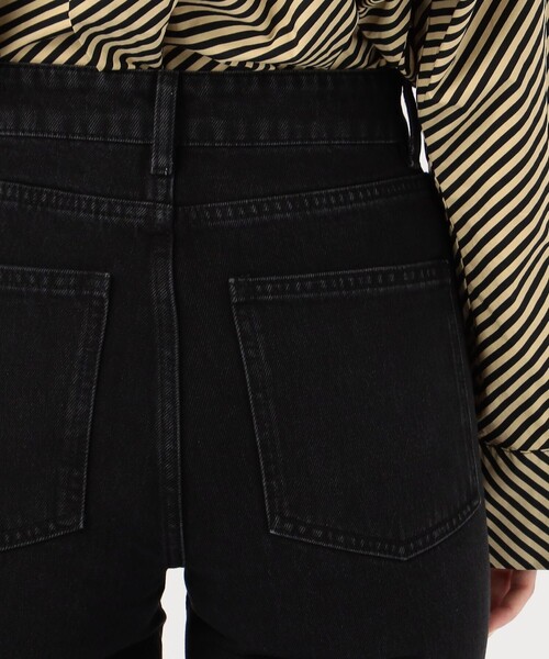 BY MALENE BIRGER（バイマレーネビルガー）の「BY MALENE BIRGER ストレートブラックデニム（デニムパンツ・レディース・ブラック・26/27）」の4枚目の写真