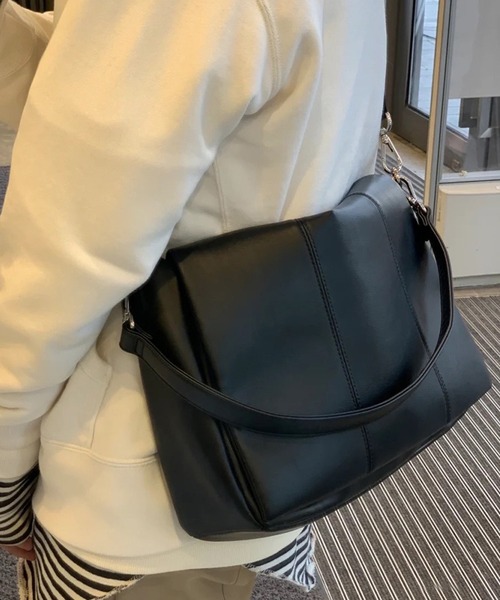 黒 レザー ショルダーバック レザーショルダーバッグ black ＜XL＞ – PINT_MN
