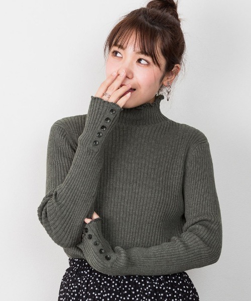 atONE(アットワン)の「atONE メロウ襟タートルネックリブニット(ニット/セーター・レディース・ダークグリーン/ブラック/オフホワイト/グレイッシュベージュ/杢グレー/バーガンディー・4L~5L/LL~3L/M-L)」の20枚目の写真