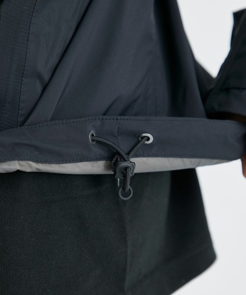 WHITE MOUNTAINEERING(ホワイトマウンテニアリング)の「【White Mountaineering/ホワイトマウンテニアリング】GORE-TEX PACLITE MOUNTAIN PARKA/ゴアテックスパックライトマウンテンパーカー(マウンテンパーカー・メンズ・ブラック・2/1)」の12枚目の写真