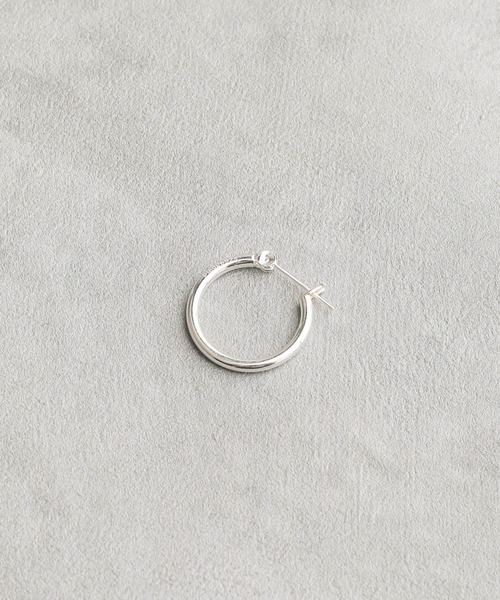 Pledge(プレッジ)の「『Pledge』 Silver 925 Hoop Earrings Mini(ソロ)(ピアス(片耳用)・レディース・シルバー・FREE)」の1枚目の写真