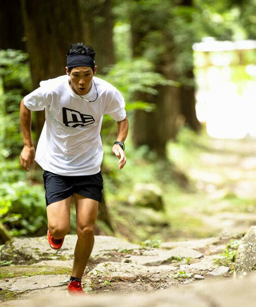 NEW ERA（ニューエラ）の「NEW ERA/ニューエラ ヘッドバンド フラッグロゴ 吸汗速乾 ストレッチ 13517797/13517798/14110166（ヘアバンド・メンズ・ホワイト/ホワイト×ブラック・FREE）」の7枚目の写真