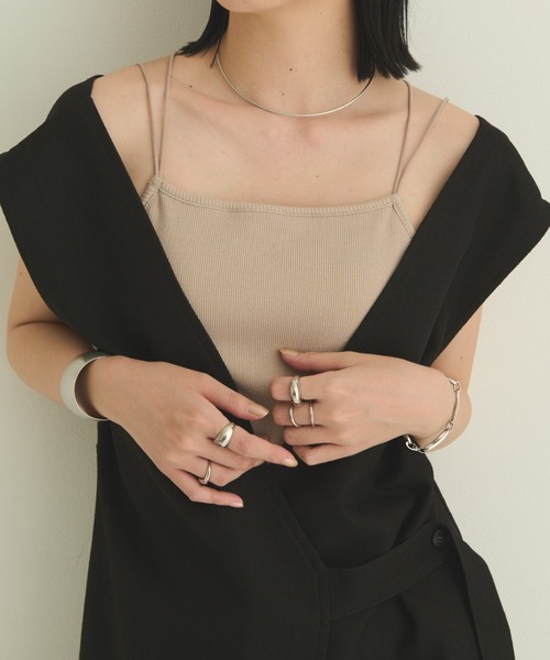 Aunt Marie's（アントマリーズ）の「カップ付きバッククロスキャミソール（キャミソール・レディース・ベージュ/ホワイト/ブラック/チャコールグレー・FREE）」の4枚目の写真