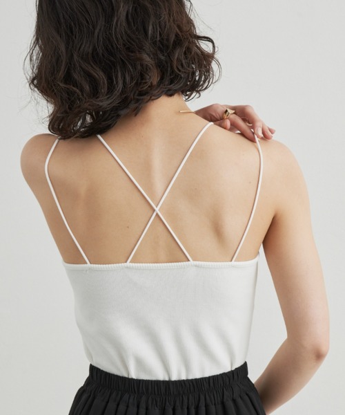 Aunt Marie's（アントマリーズ）の「カップ付きバッククロスキャミソール（キャミソール・レディース・ベージュ/ホワイト/ブラック/チャコールグレー・FREE）」の2枚目の写真