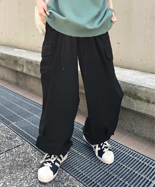 sedacle(セダクル)の「ゆるだぼナイロンカーゴパンツ(カーゴパンツ・メンズ・ブラック/カーキ/グレー・MEDIUM/LARGE/X-LARGE)」の5枚目の写真