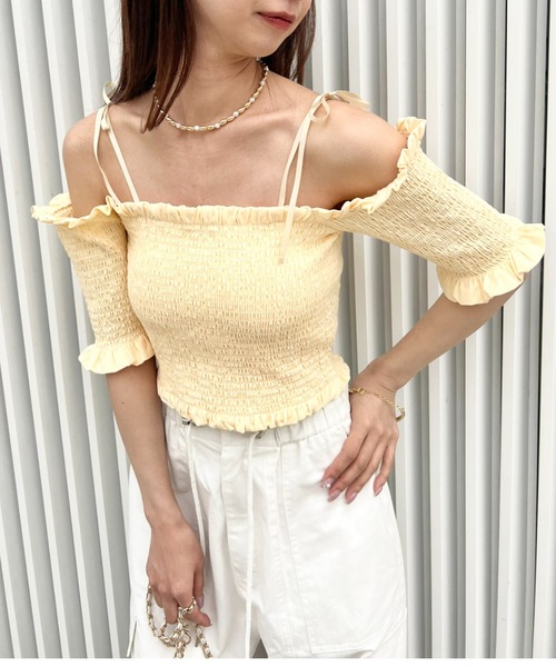 Chico（チコ）の「オフショル2way短丈シャーリングTOPS（Tシャツ/カットソー・レディース・イエロー/ホワイト/ホワイト系その他2/ダークブラウン・FREE）」の21枚目の写真