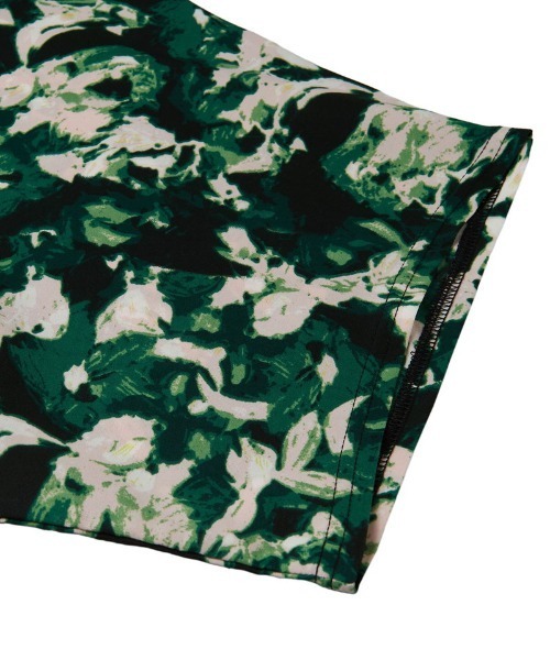 NO ID.(ノーアイディ)の「【NO ID.】Abstract Switch Loose T-Shirt / アブストラクト 切替 ルーズ Tシャツ(Tシャツ/カットソー・メンズ・ブラック/グリーン/ブルー・ONE SIZE)」の10枚目の写真