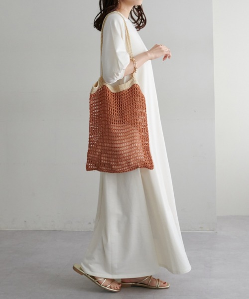 DISCOAT(ディスコート)の「【WEB限定】ラグラン袖ボリュームワンピース(ワンピース・レディース・ホワイト/グレイッシュベージュ/アイボリー/ブラック・MEDIUM)」の8枚目の写真