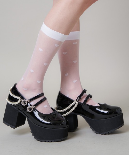 SPINNS（スピンズ）の「ハートデザイン ナイロンハイソックス（ソックス/靴下・レディース・ホワイト/ブラック・ONESIZE）」の10枚目の写真