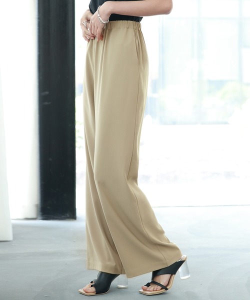 SAISON DE PAPILLON（セゾンドパピヨン）の「とろみ素材ウエスト総ゴムワイドパンツ（その他パンツ・レディース・ブルー/ブラック/グレー/グリーン/ベージュ・S/M/L）」の14枚目の写真