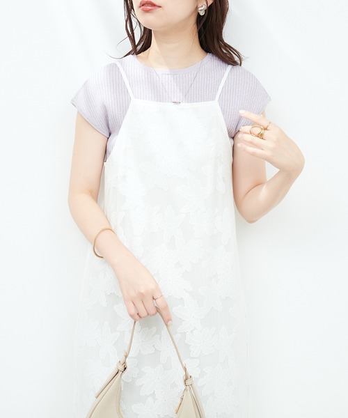 natural couture(ナチュラルクチュール)の「三角あき2WAYノースリラメニット(キャミソール・レディース・ブラック/グリーン/ラベンダー/レンガ/アイボリー・FREE)」の21枚目の写真