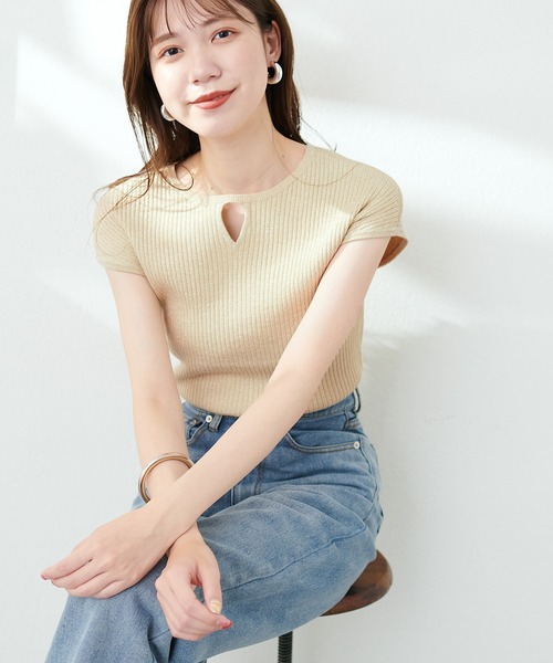 natural couture(ナチュラルクチュール)の「三角あき2WAYノースリラメニット(キャミソール・レディース・ブラック/グリーン/ラベンダー/レンガ/アイボリー・FREE)」の6枚目の写真